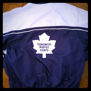 Toronto Maple Leafs youth SZ large light jacket
